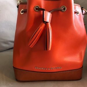 Dooney & Bourke Tote